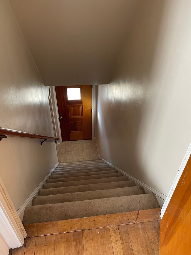 Front Entry - 2149 Eldred Ave