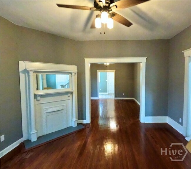 Foto del edificio - 613 E 38th St