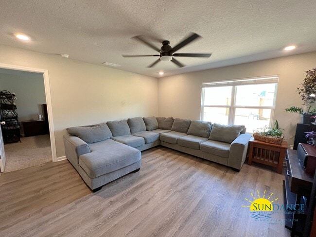 Foto del edificio - Gorgeous 4 Bedroom Home in Crestview!