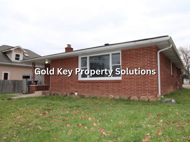 Building Photo - Beautifully Updated 2 BR 1.5 BA House with...