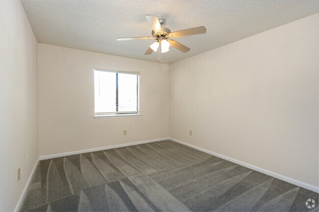 1BR, 1BA - 625SF - Mallard Cove Apartments