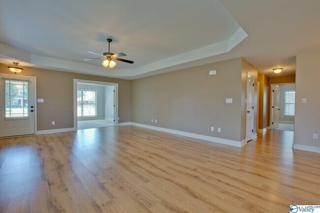 Building Photo - 5010 Montauk Trail SE