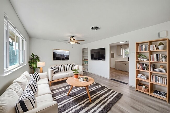 Foto del edificio - 3861 Moore St