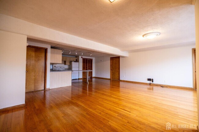 Foto del edificio - 353 Springfield Ave