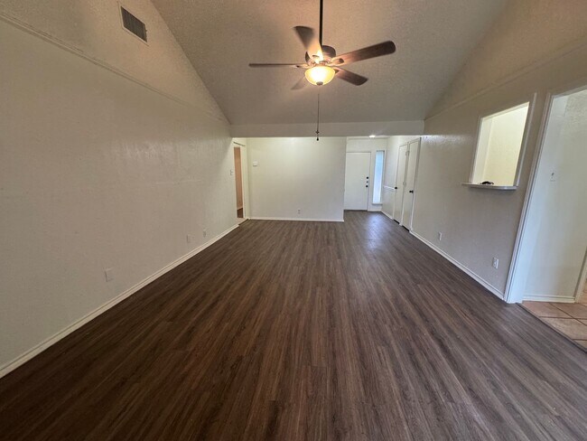 Building Photo - 5604 Fireside Dr