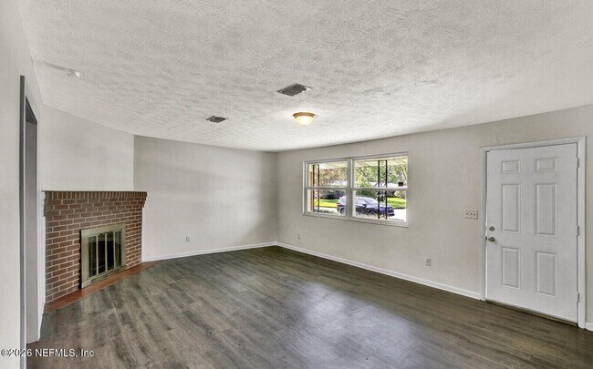 Foto del edificio - 5013 Chivalry Dr