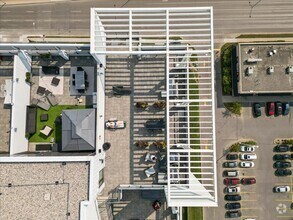 Building Photo - 549-549 Fanshawe Park Rd W