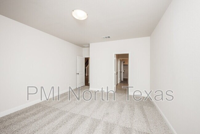 Foto del edificio - 3212 Cordelia Dr