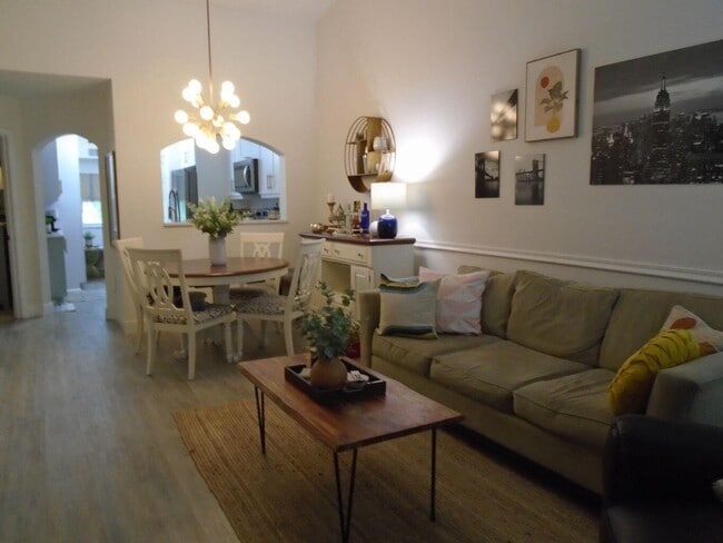 Foto del edificio - 3760 N Jog Rd