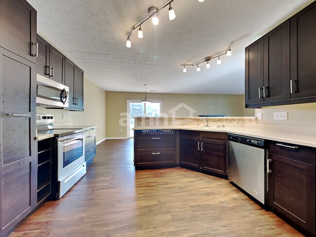 Foto del edificio - 7730 Hillsdowne Cir