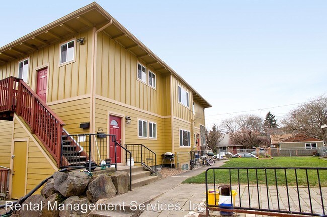 Building Photo - 4220-4224 N Commercial Ave