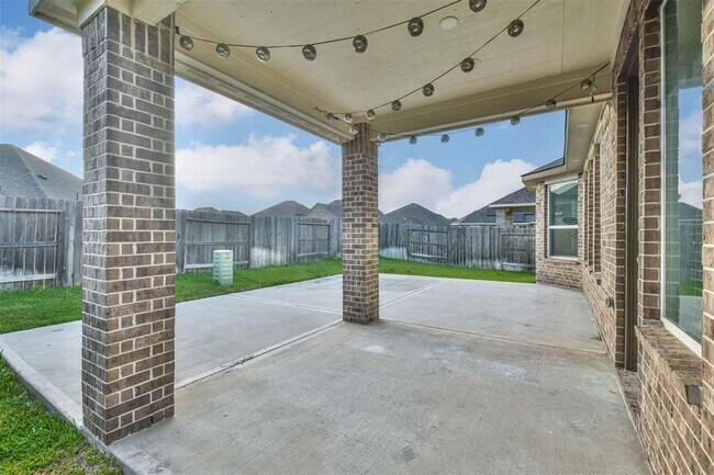 Building Photo - 8831 Arch Rock Dr