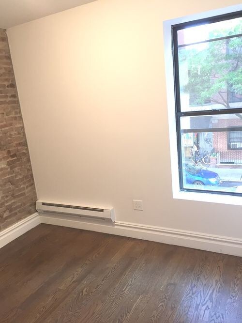 Foto del edificio - 497 E 12th St