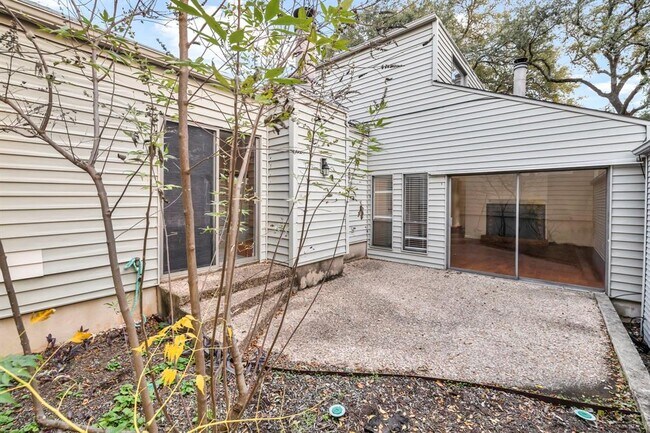 Building Photo - 6300 5 Acre Wood St