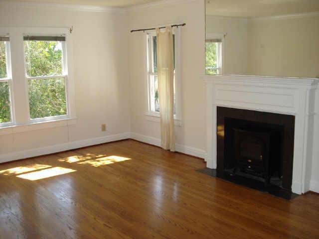 Building Photo - 1806 Vassar St