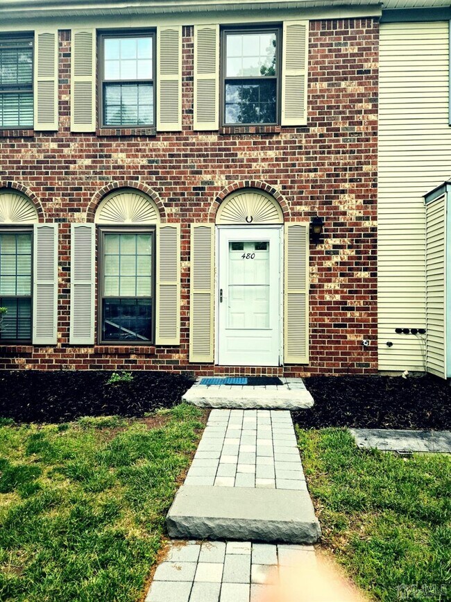 Building Photo - 480 Townsend Ct
