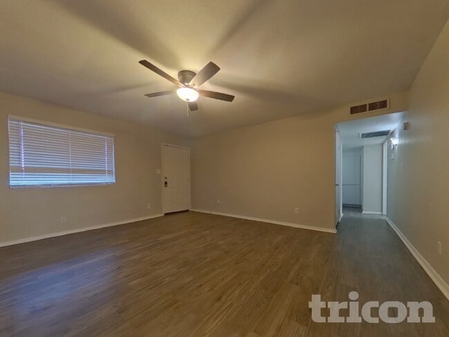 Building Photo - 3607 N 87th Ave