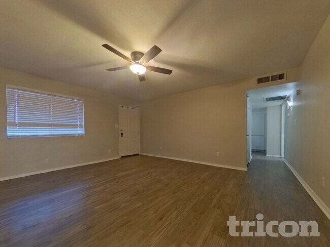 Foto del edificio - 3607 N 87th Ave