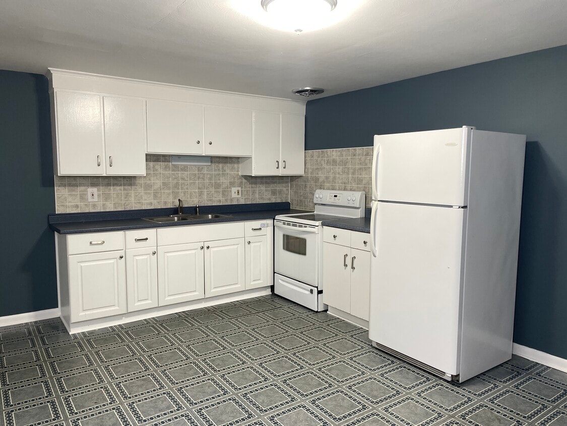 16 Atkins St Unit 3, Meriden, CT 06450 Apartments in Meriden, CT