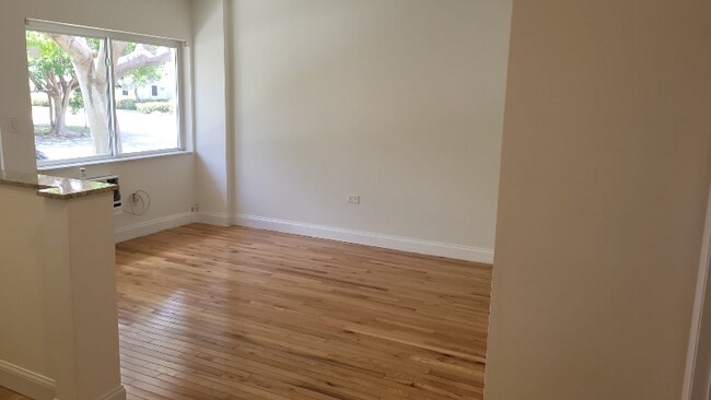 Foto del edificio - 9005 NE 8th Ave