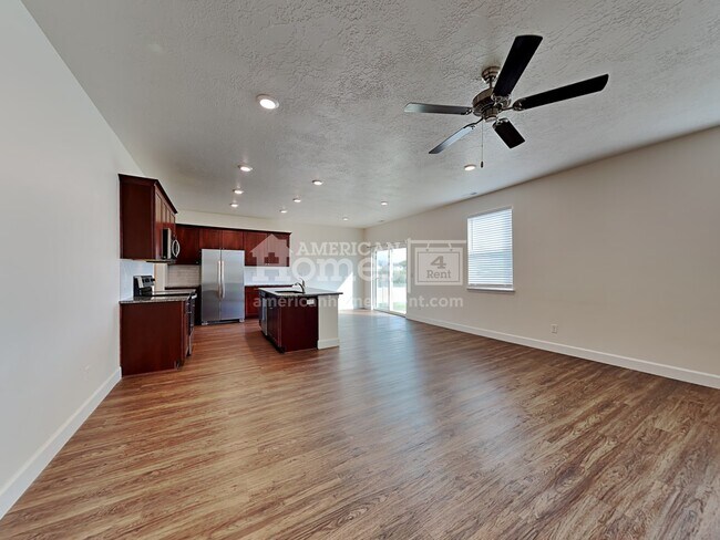 Building Photo - 1237 E White Street