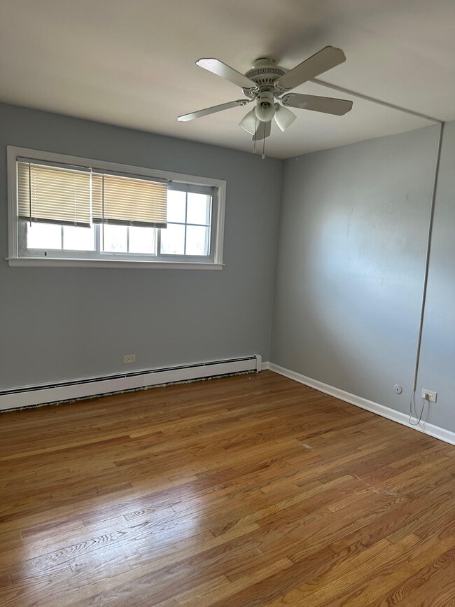 Building Photo - 419 W Stevens Dr