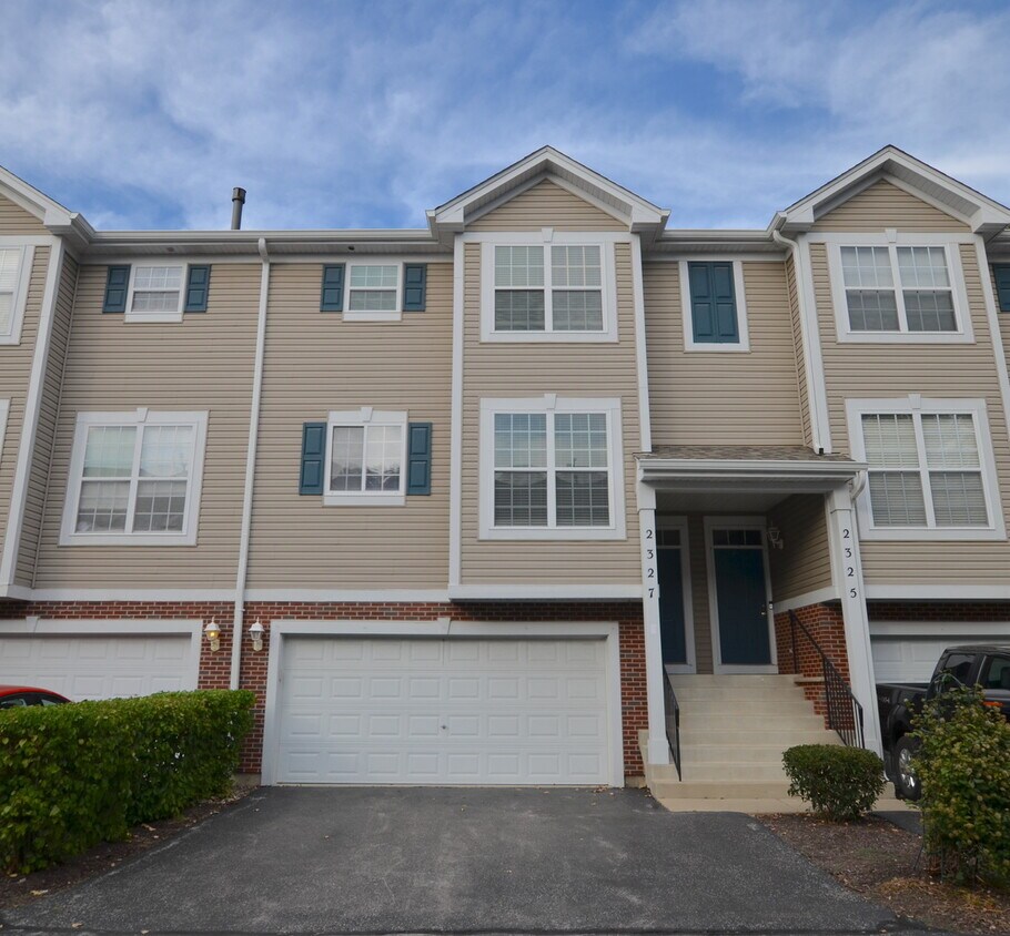 Primary Photo - 2327 Hudson Cir