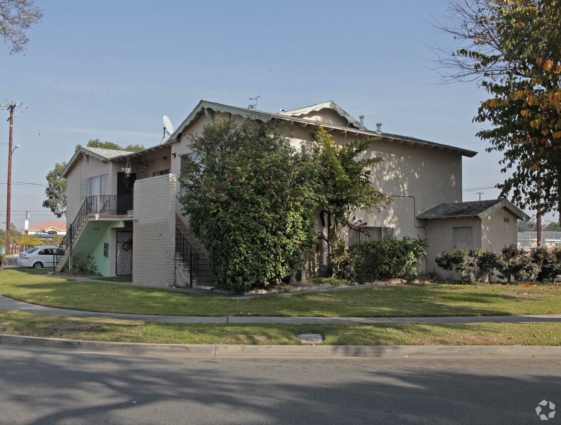 Primary Photo - Villa Verde Apartments