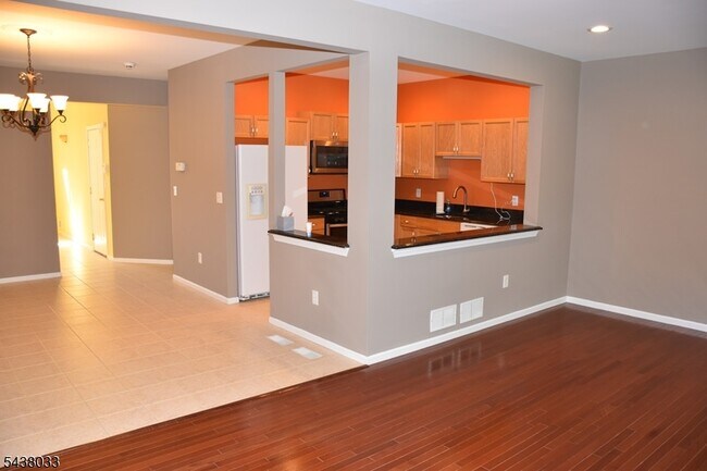 Foto del edificio - 125 Springhill Dr