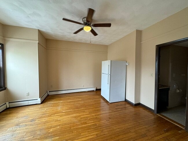 Building Photo - 172 Morgan St