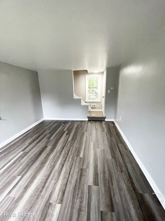 Building Photo - 2 br, 1 bath House - 160 Collins Drive