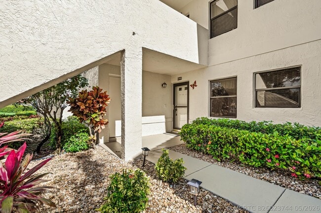 Building Photo - 5945 Parkwalk Dr