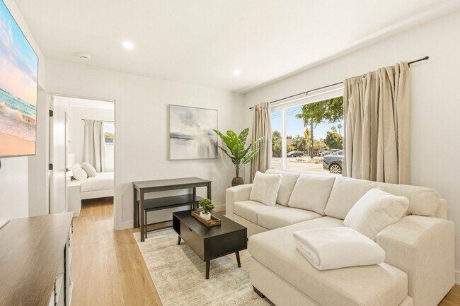 Foto del edificio - 1382 Grove Ave