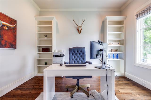 Foto del edificio - 3929 Lively Ln