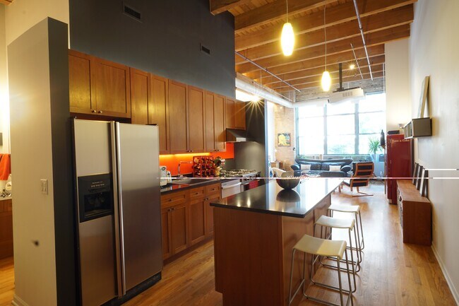 Foto del edificio - 1733 W Irving Park Rd