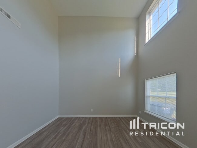 Building Photo - 175 Settlers Grove Ln