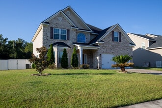 Building Photo - 678 Red Oak Ln