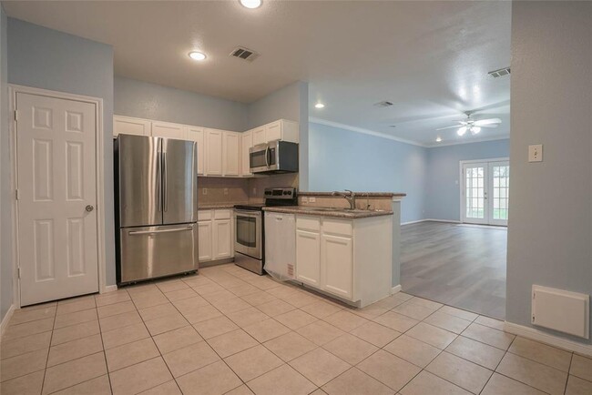 Building Photo - 12115 Dashwood Dr