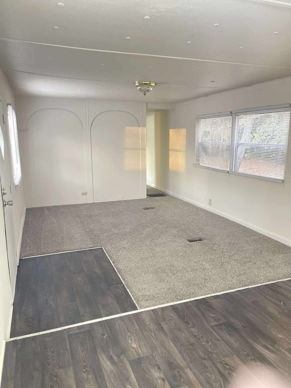 Foto del edificio - 400 Ball Park Rd