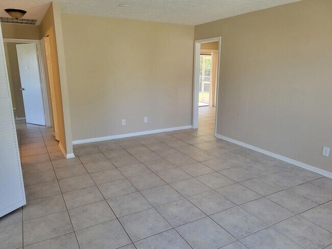 Foto del edificio - 312 NW Broadview St