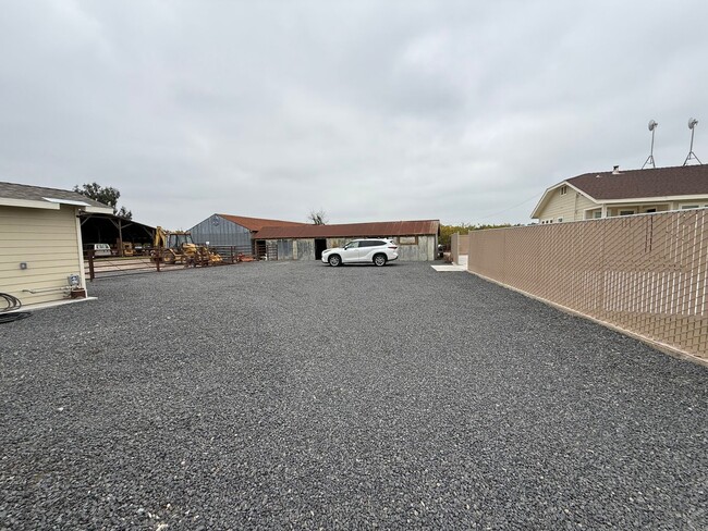 Building Photo - Newly remodeled country home!