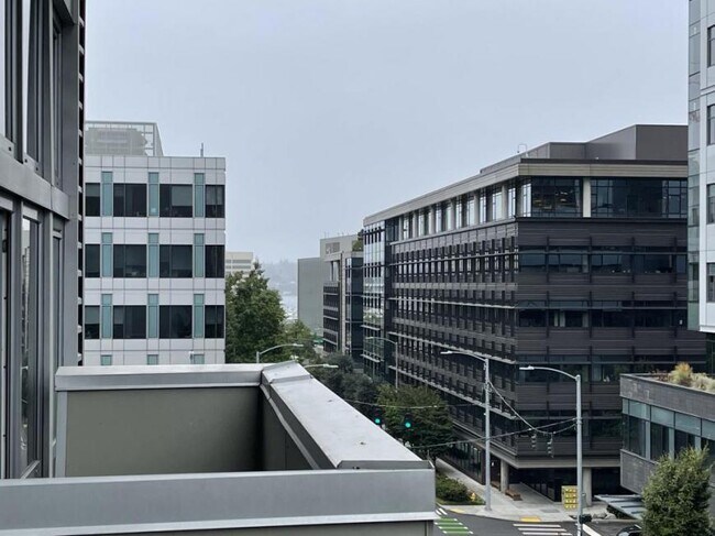 Building Photo - 1 bedroom in Seattle WA 98109