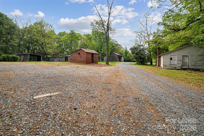 Building Photo - 3900 NC-200