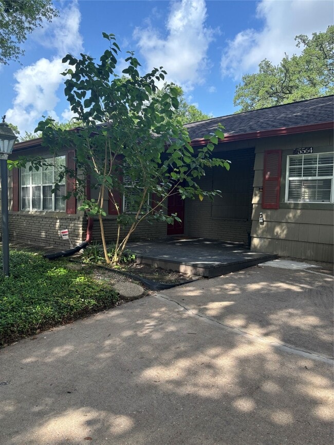Building Photo - 5564 Aspen St