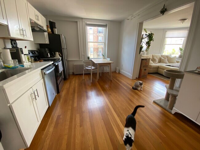 Foto del edificio - 50 Englewood Ave