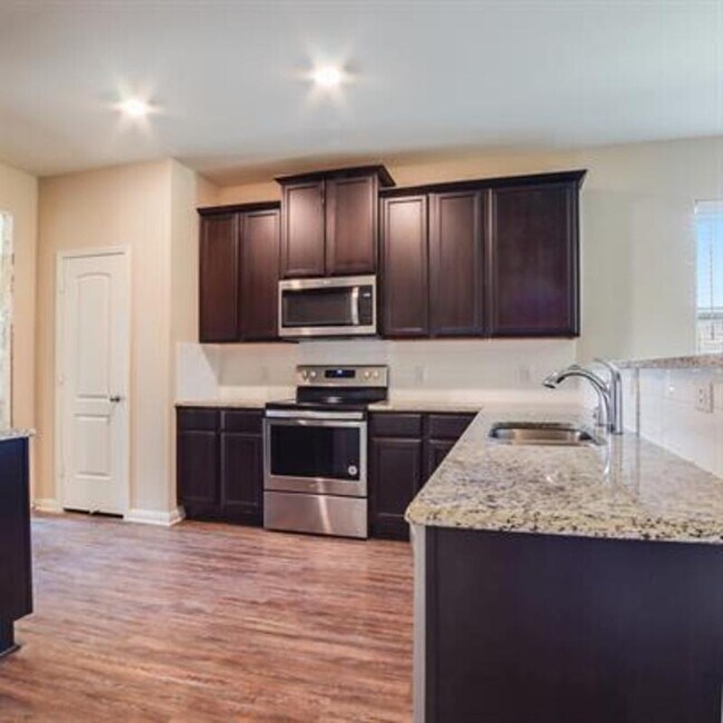 Building Photo - 5932 Garnet Hill Ln