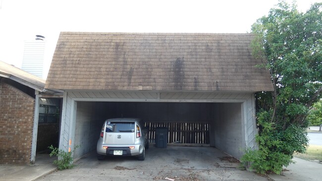 Building Photo - Close to Fort Sill, East side neighborhood