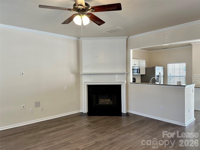 Building Photo - 6836 Rothchild Dr