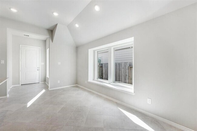 Building Photo - 5018 Mint Orchard Dr