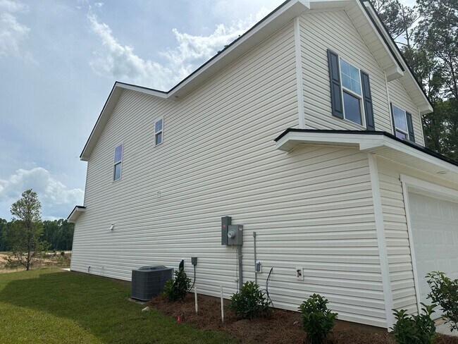 Foto del edificio - 207 Chime Creek Dr